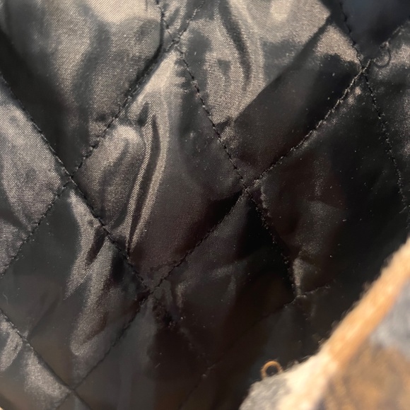 Shacket - Picture 2 of 4